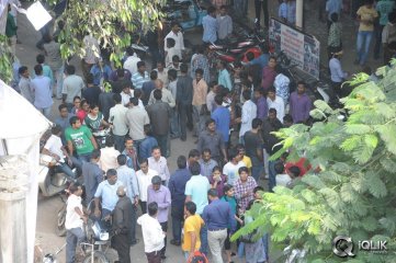 1 Nenokkadine Hungama at RTC Cross Roads